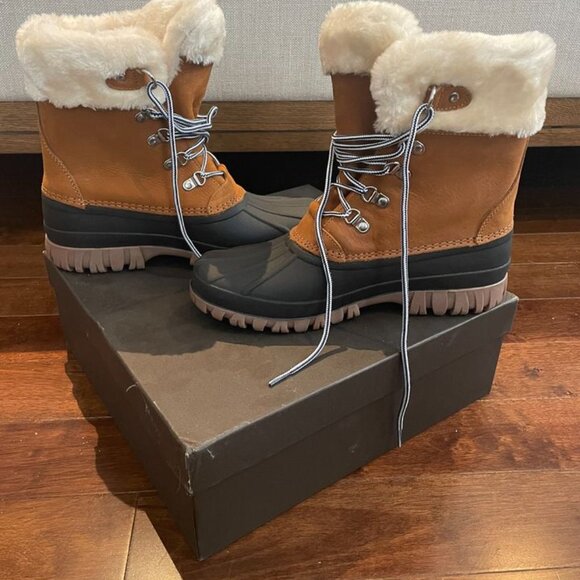 New! JCrew Perfect Winter boots with sherpa - size 9 - Picture 2 of 6